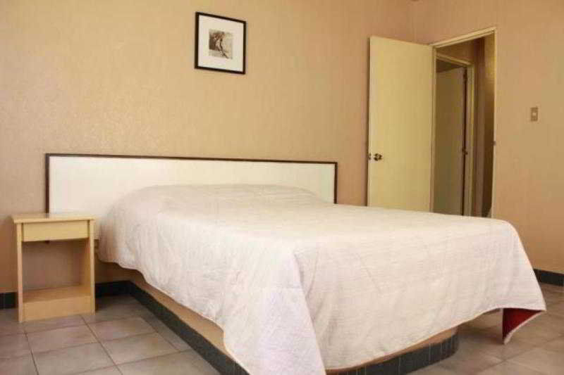 Hotel Red Knight Gardens Davao Exterior foto
